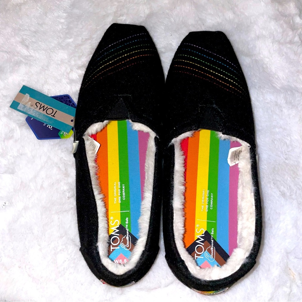 Brand New Toms Classic Black Rainbow Pinstripe Shoes Faux Fur Lined Slip On